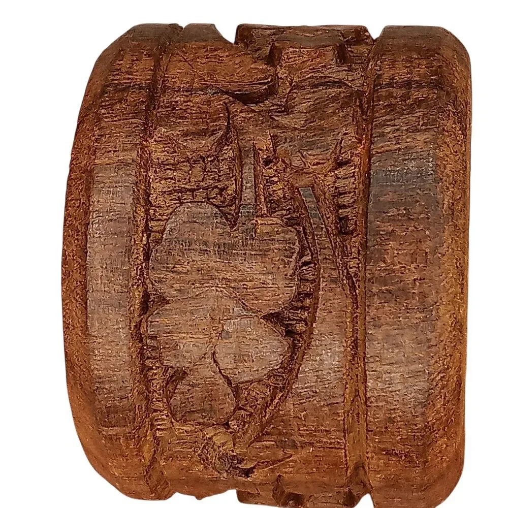 Vintage Wooden Napkin Rings Hand Carved Floral Leaf Design Rustic Boho  Set Of 6